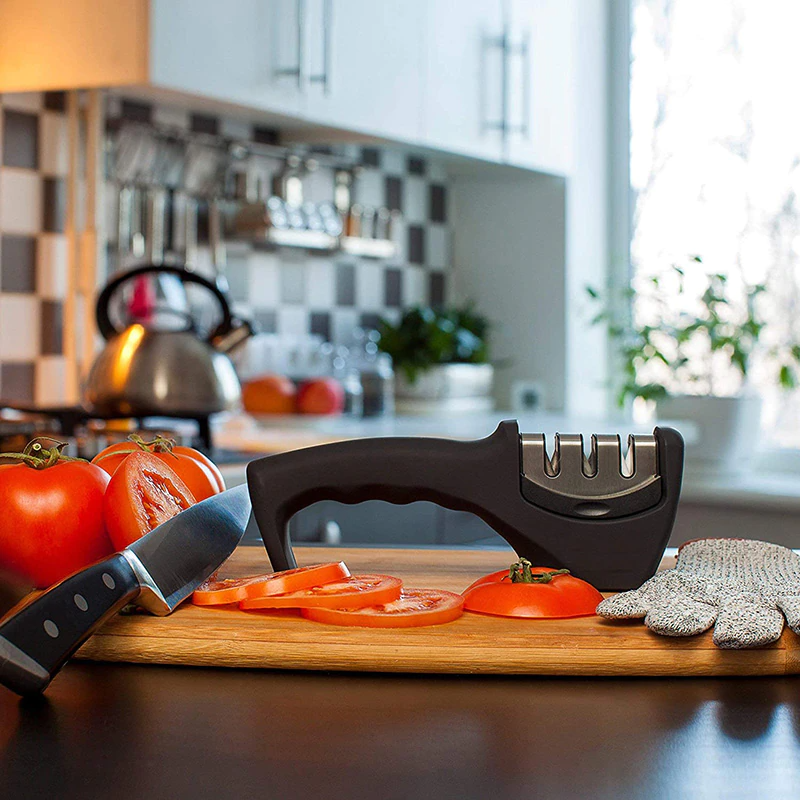 SharpEdge Pro - Handheld Knife Sharpener